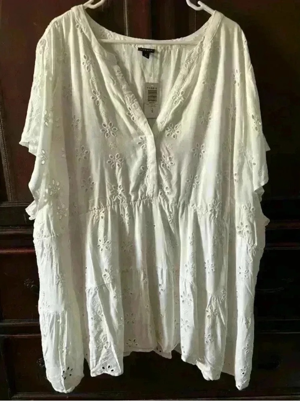 Women's White Eyelet V-Neck Tunic Top